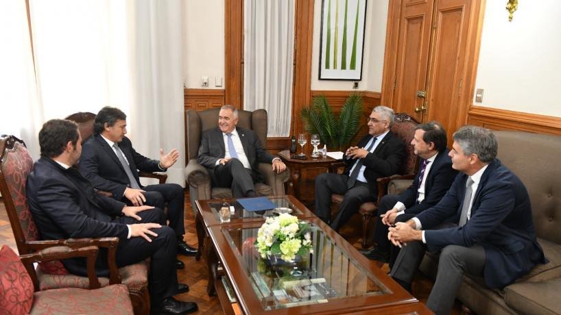 Jaldo recibió a representantes del Banco Macro Jaldo recibió a representantes del Banco Macro