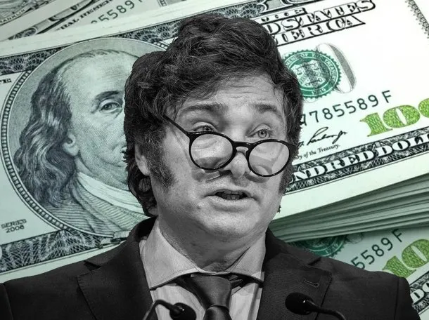 Javier Milei prepara una batería de medidas para que se puedan usar dólares en la vida cotidiana Javier Milei prepara una batería de medidas para que se puedan usar dólares en la vida cotidiana