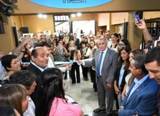 Jaldo inauguró obras en la biblioteca de Trancas y entregó camionetas