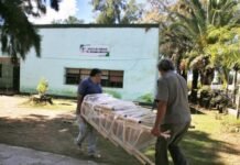 La Escuela Comercio Teniente Benjamín Matienzo de La Madrid recibió mobiliarios