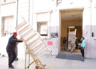 Educación realizó la entrega de pupitres y sillas en la Escuela Normal