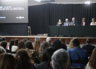 Lanzamiento del programa «Jueces en la Escuela» para promover la convivencia en la educación secundaria.
