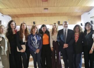 Presentan plataforma y aplicación digital para centralizar la oferta educativa.