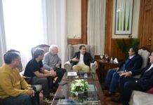 Mansilla se reunió con representantes del CEF 18 para discutir un proyecto de fútbol infantil.